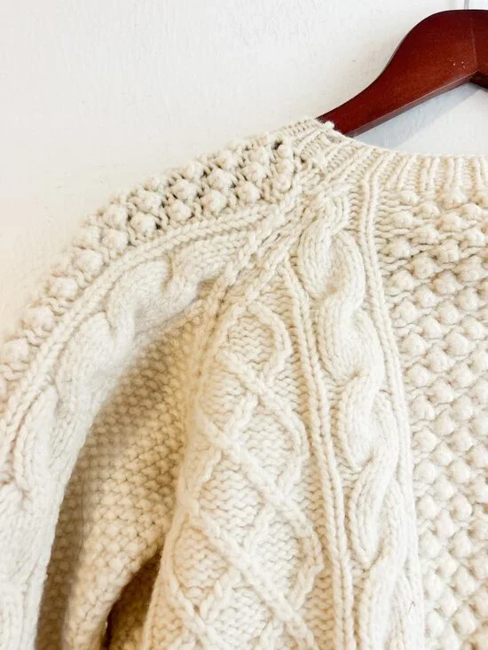 VINTAGE Snowflakes Hand Knit Pure Wool Aran Fisherman Cable Knit Cardigan - Picture 10 of 14